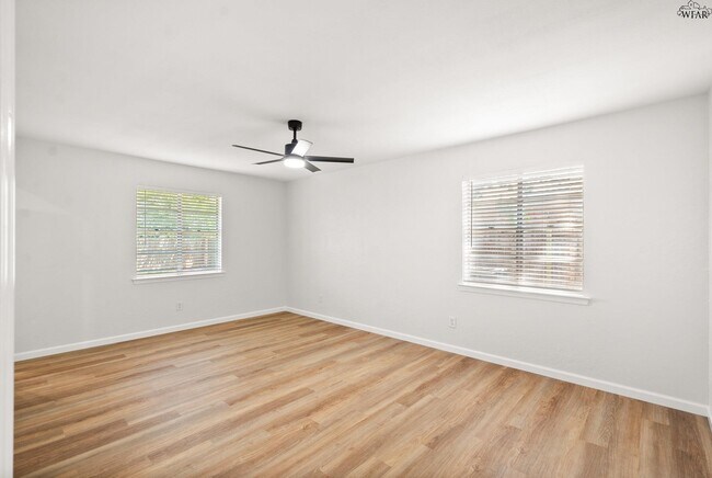 Building Photo - 5 Chanute Cir