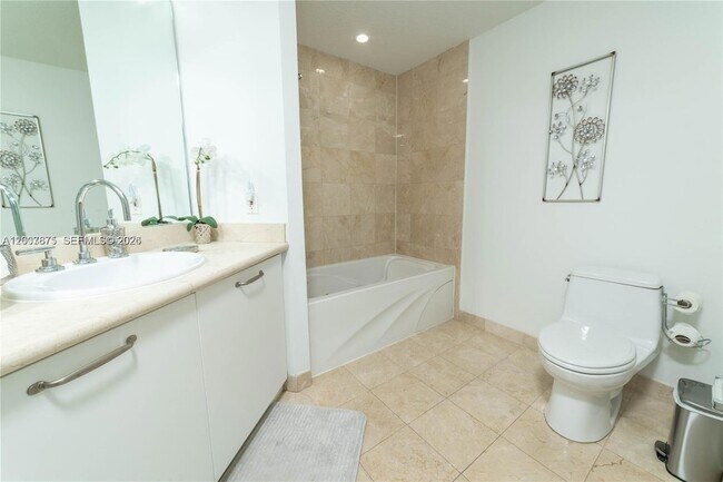 Building Photo - 6515 Collins Ave