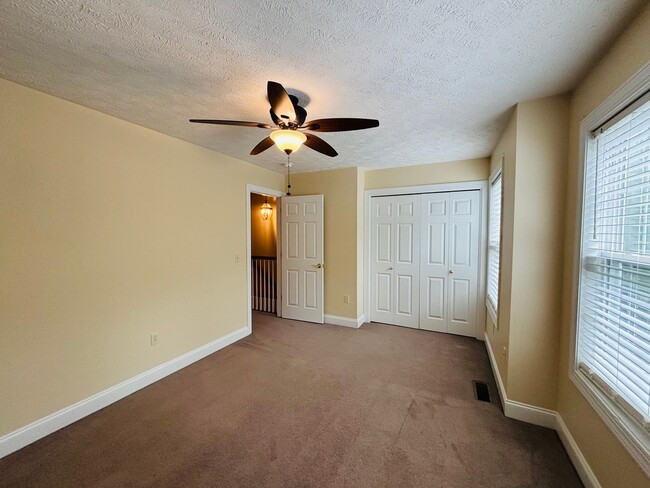 Building Photo - 120 Willow Oak Dr NW