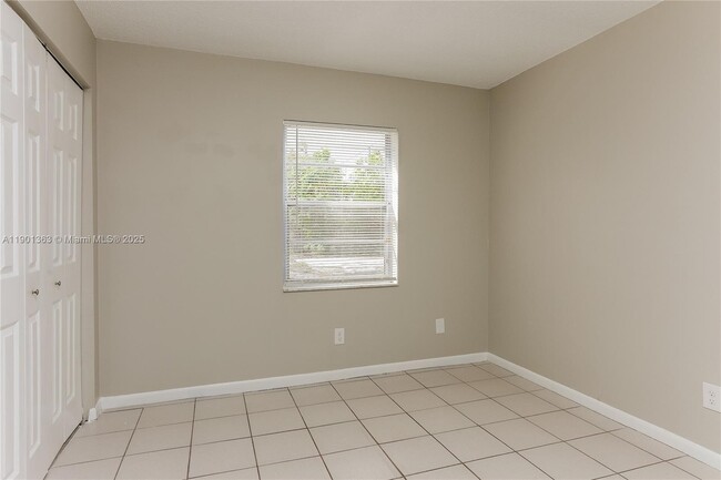 Building Photo - 611 Alpine Ave