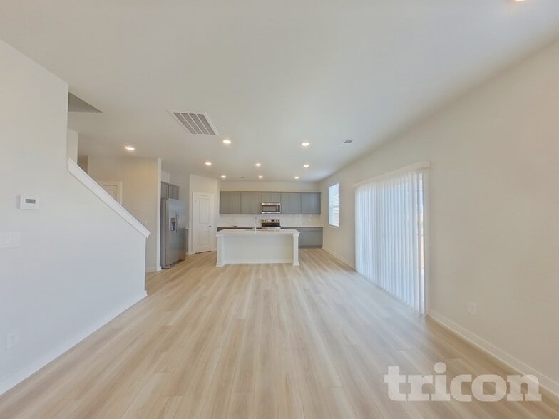 Building Photo - 2412 Appalachian Trl Dr