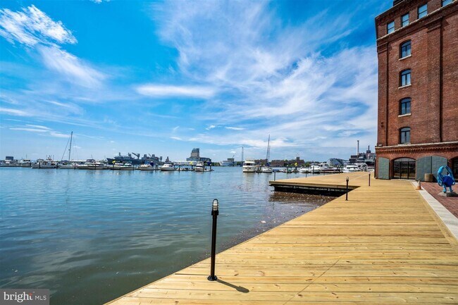 Building Photo - 1000 Fell St