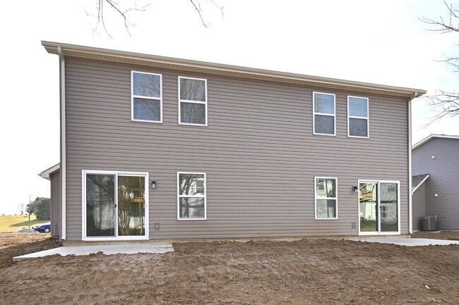 Building Photo - 3 Bedroom, 2.5 Bath Duplex