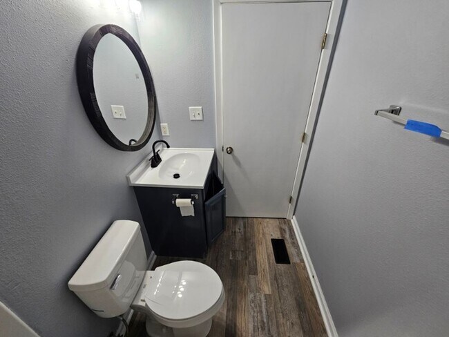 Building Photo - Duplex in Jacksonville