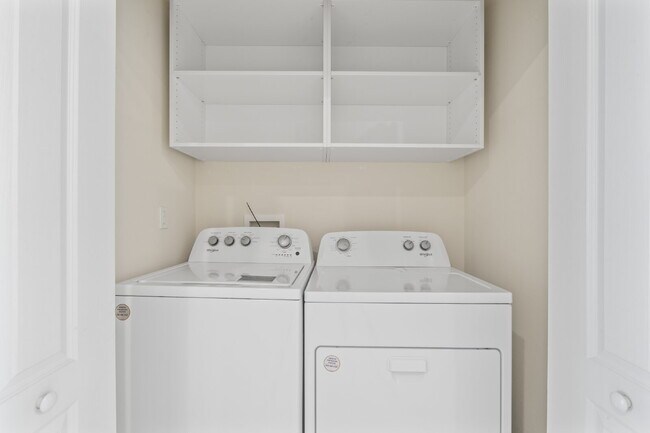 Building Photo - Oakleaf Plantation 3-Bedroom Townhouse in Towering Oaks – Spacious 1450 Sq Ft Living with 2 Full ...