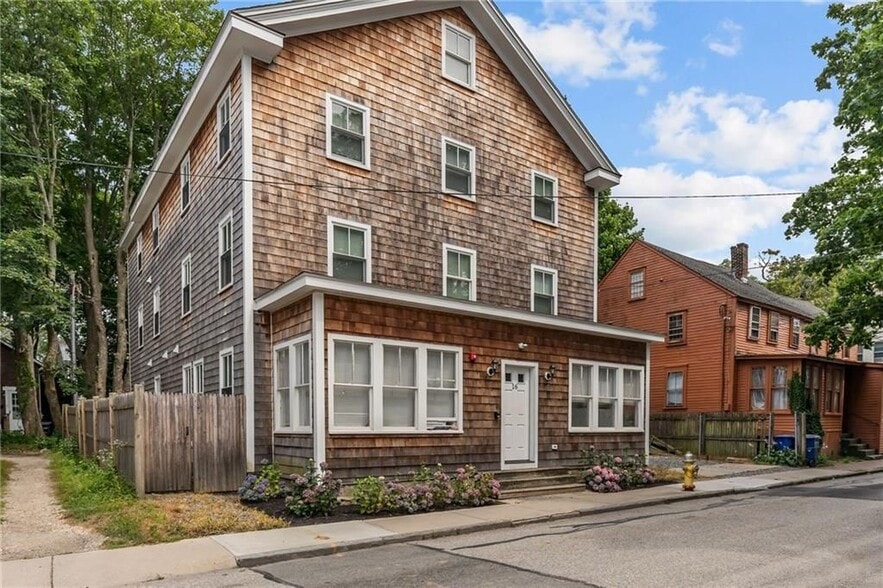 Building Photo - 16 Brinley St