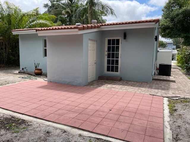 Building Photo - 939 SW 8th St