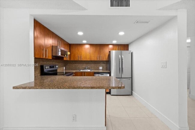 Building Photo - 8290 Lake Dr