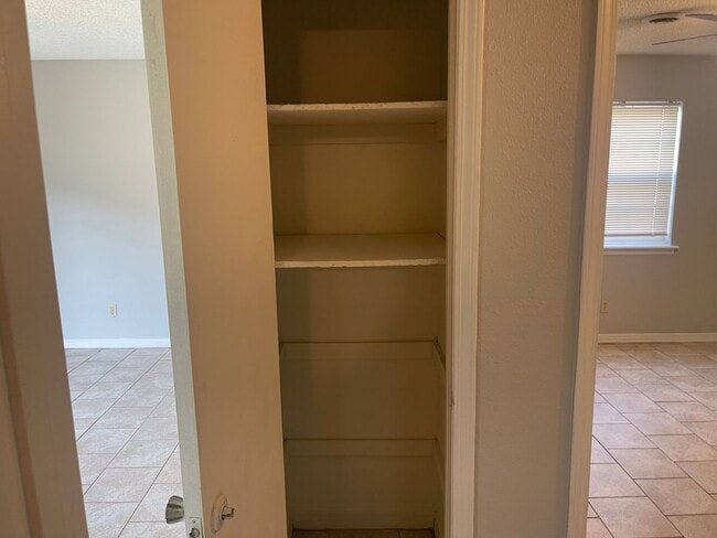 Building Photo - Jackson Street Duplex's