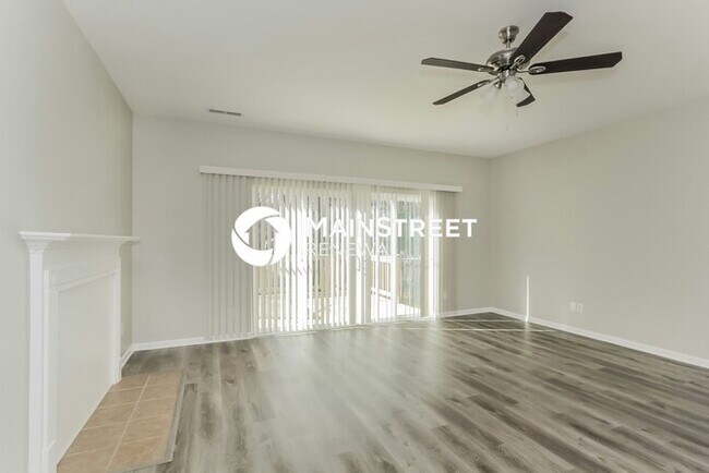 Building Photo - 3 Bedroom Pet-Friendly Home in CHARLOTTE, NC with Main Street Renewal
