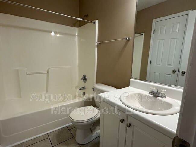 Building Photo - 5243 Aruba Cir