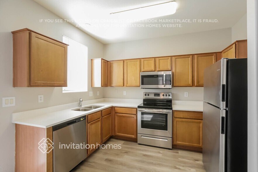 Building Photo - 3927 S 53rd Ave