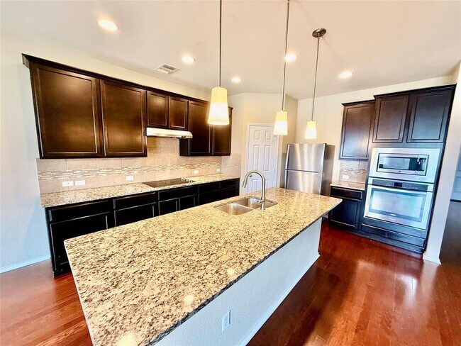 Building Photo - 1223 Daffodil Dr