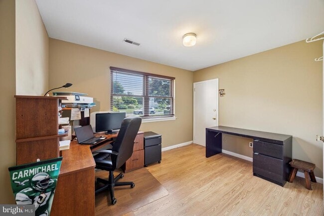 Building Photo - 379 Glen Meadow Rd