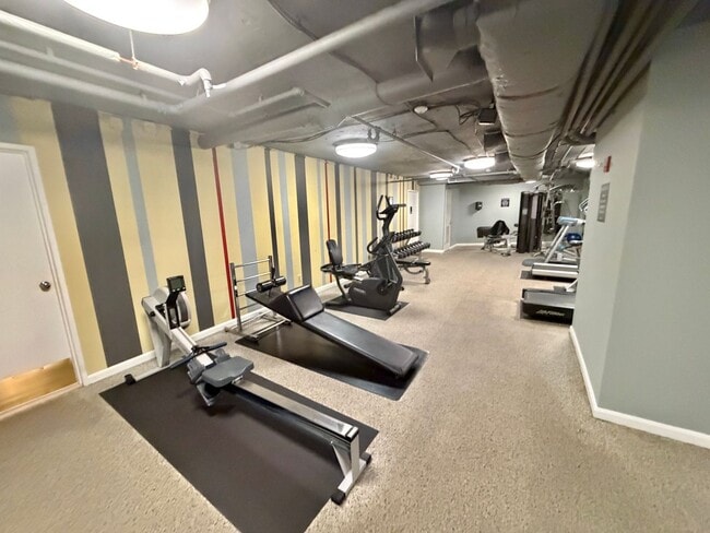 Building Photo - Penn Ave Prominent Neoclassical 1 Bed Condo, w/Balcony, Pool, Gym. - Furnished Option, Parking Op...