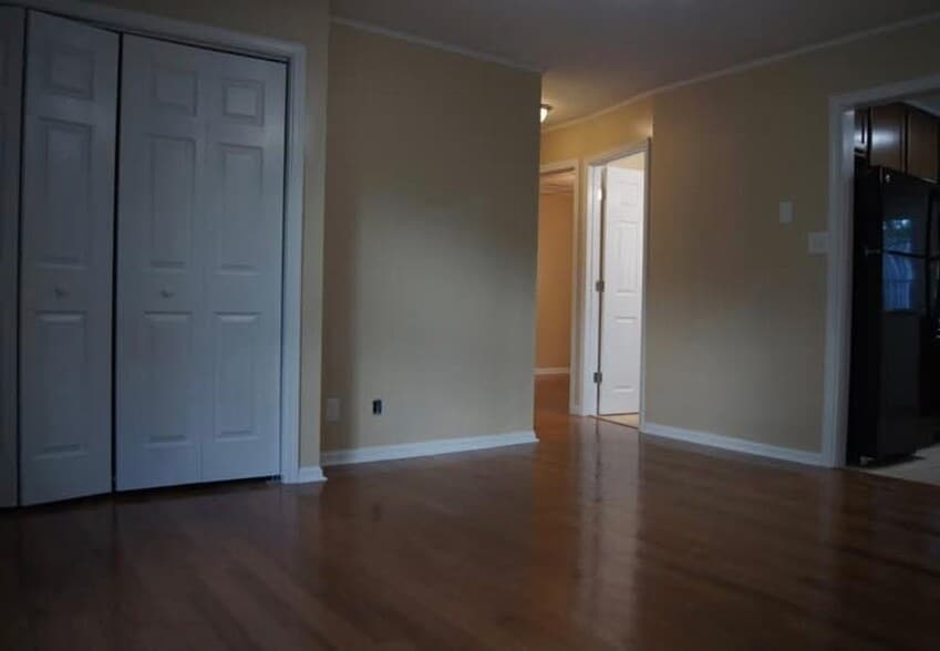 Building Photo - 2320 Norris Ln