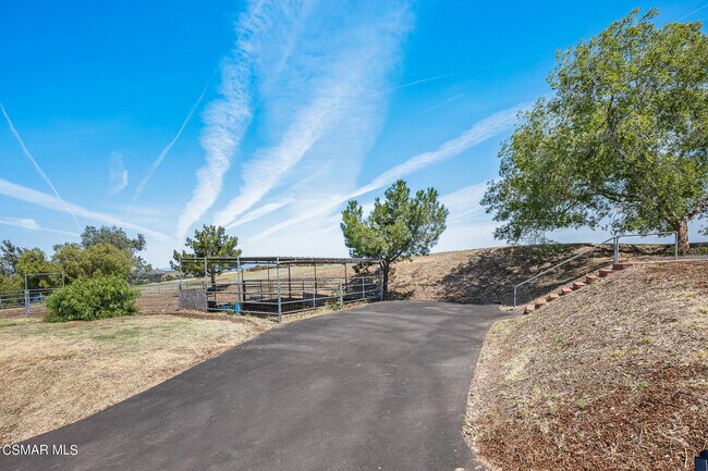 Building Photo - 167 Rimrock Rd