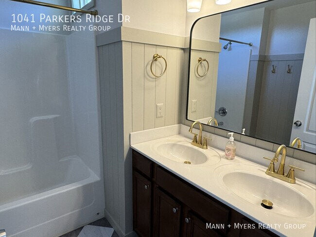 Building Photo - 1041 Parkers Ridge Dr