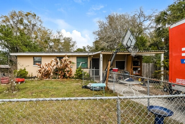 Building Photo - 125 Woodside Dr