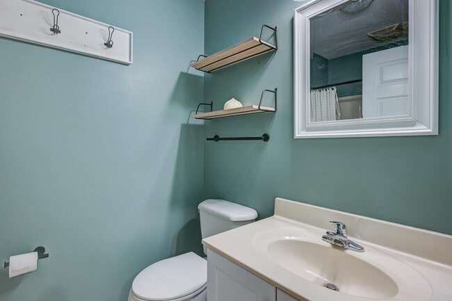 Building Photo - 28 Grachen Dr