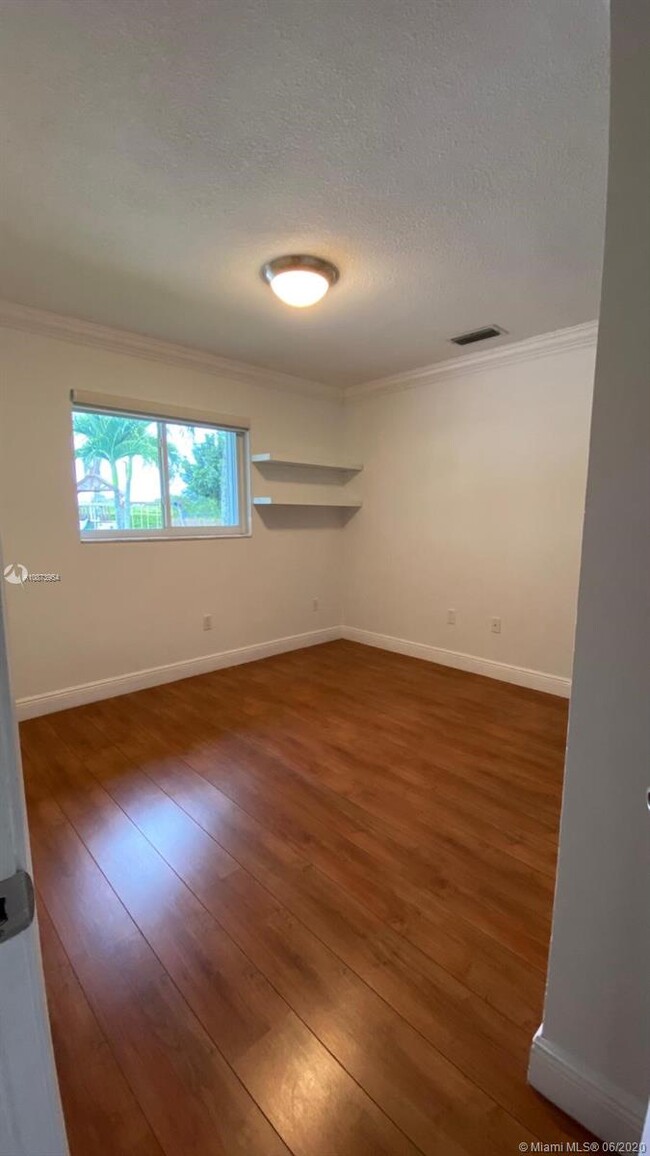 Building Photo - 13111 S Calusa Club Dr