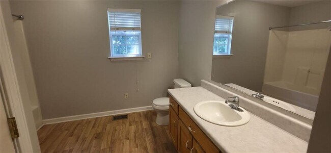 Building Photo - 15 Spring Branch Dr
