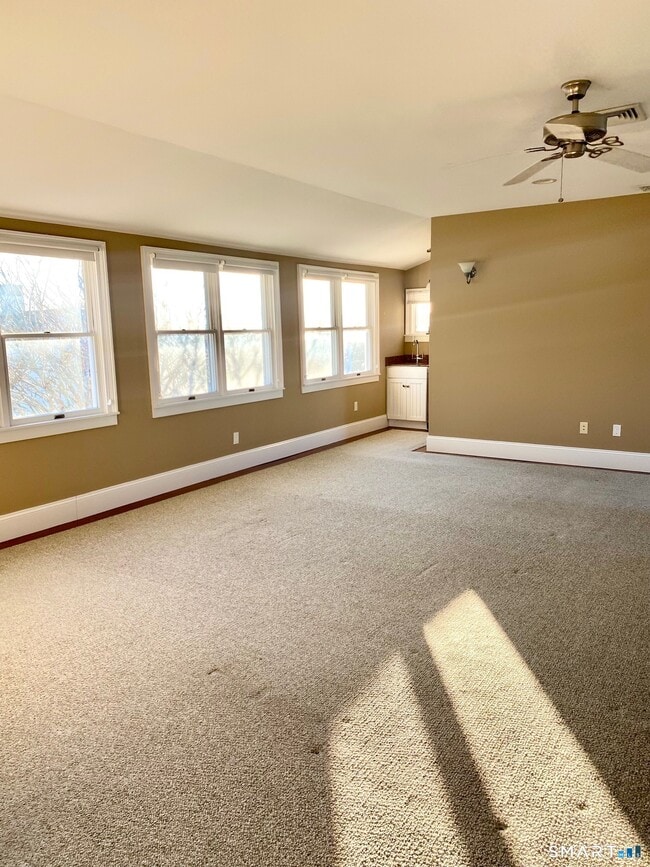 Building Photo - 8 Broad St