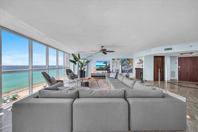 Building Photo - 16425 Collins Ave