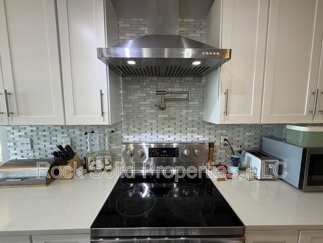 Building Photo - 3143 Green Valley Rd