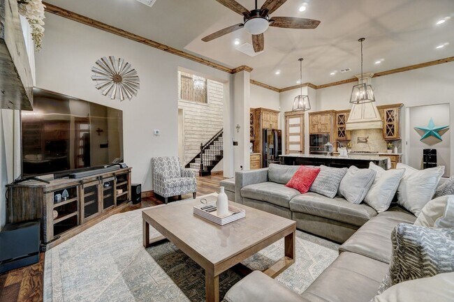 Building Photo - 4009 NE Realtree Dr
