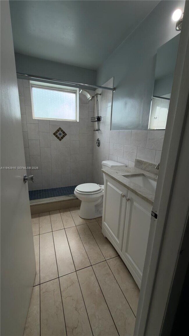 Building Photo - 3731 NE 12th Terrace