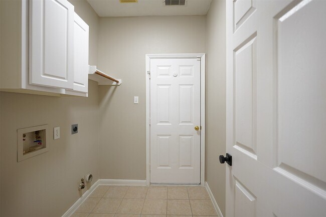 Building Photo - 105 N Holly Laurel Cir