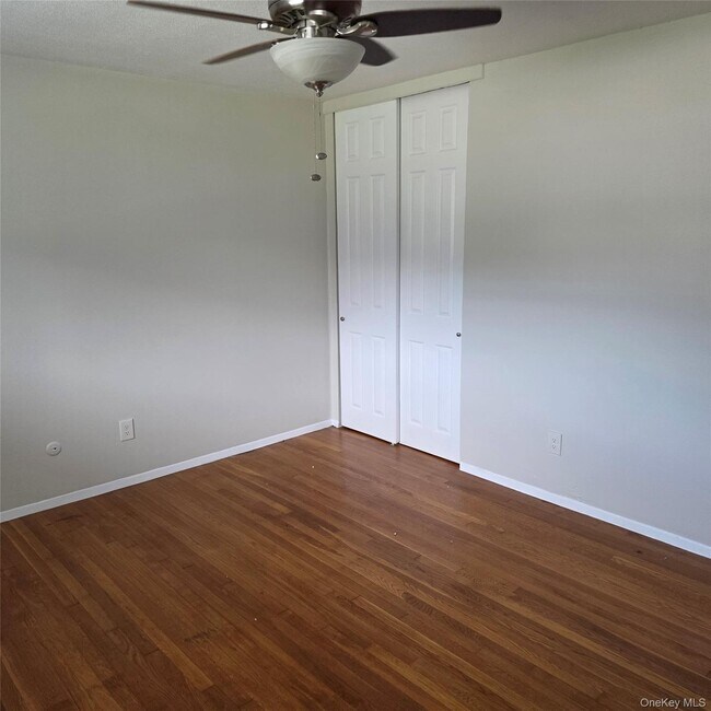 Building Photo - 3 Fishkill Glen Dr