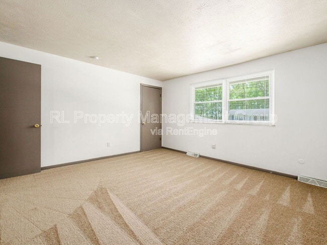 Building Photo - 464 Goshen Ct