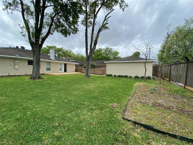 Building Photo - 5330 Wigton Dr