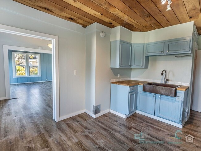 Building Photo - 3088 Felder uc