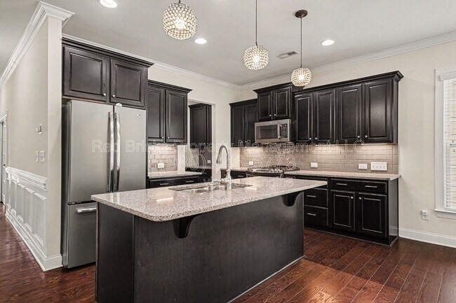 Building Photo - 655 Brookhaven Dr
