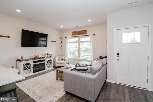 Building Photo - 364 Trego Avenue