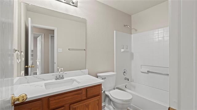 Building Photo - 9204 Warren Dr