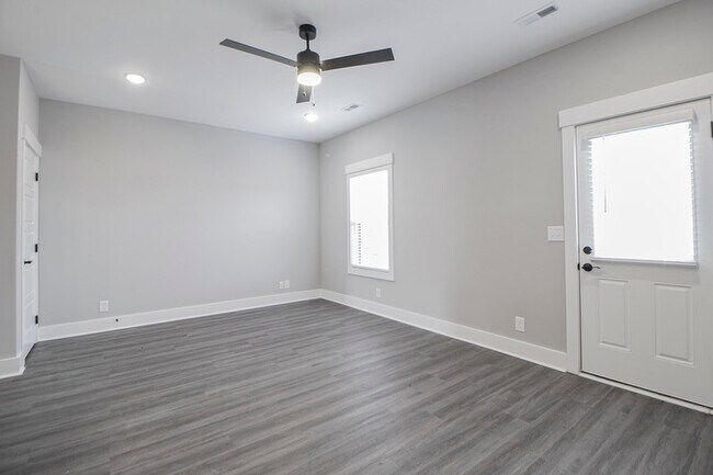 Building Photo - 403 Jonathan Wade Cir
