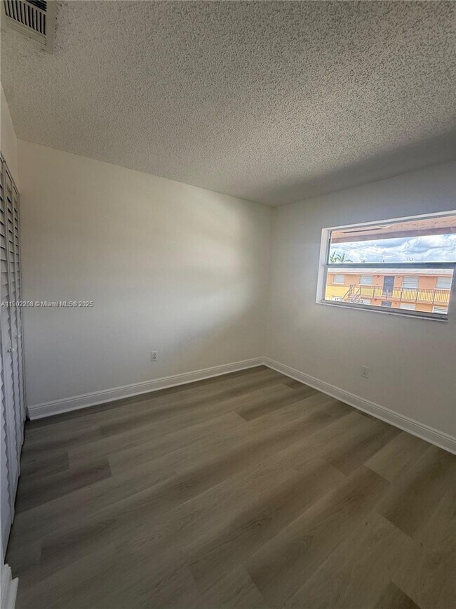 Building Photo - 5461 W 24th Ave