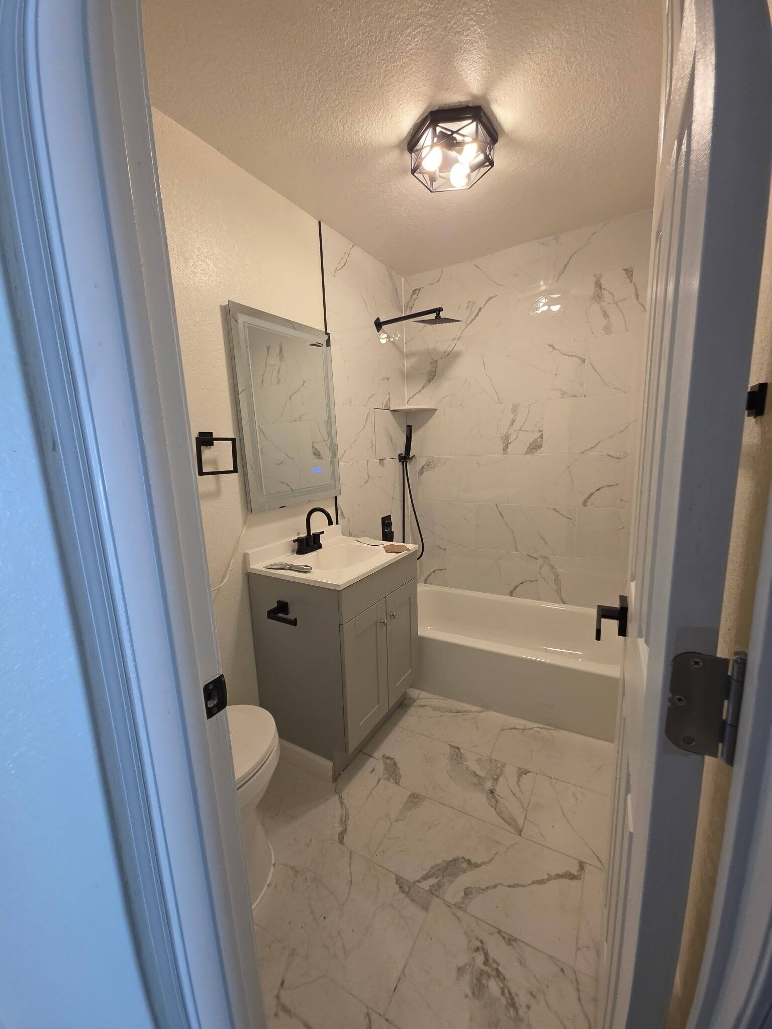 Building Photo - 1521 Cary Ave