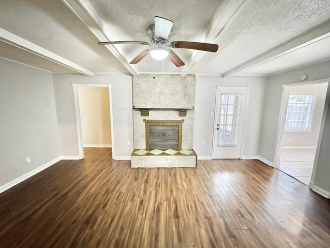 Building Photo - 2664 Richwood St