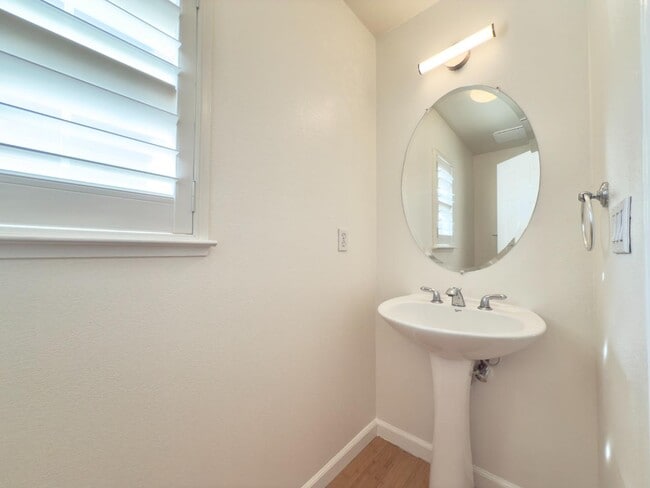 Building Photo - 499 Casselino Dr