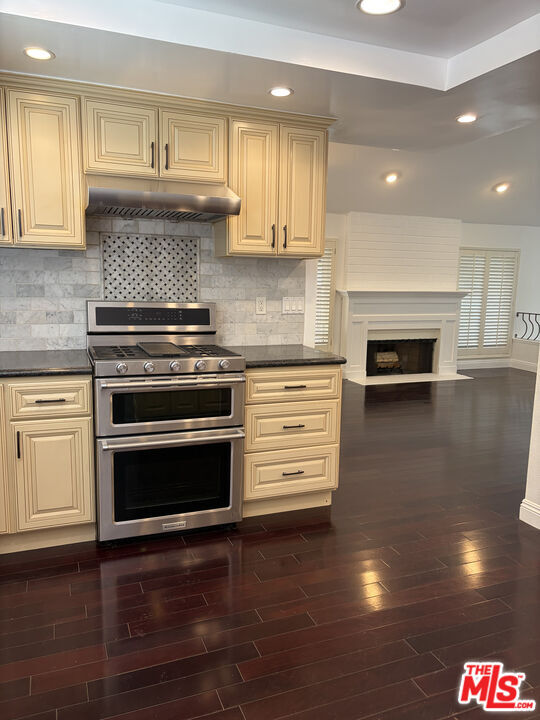 Building Photo - 2880 Woodwardia Dr