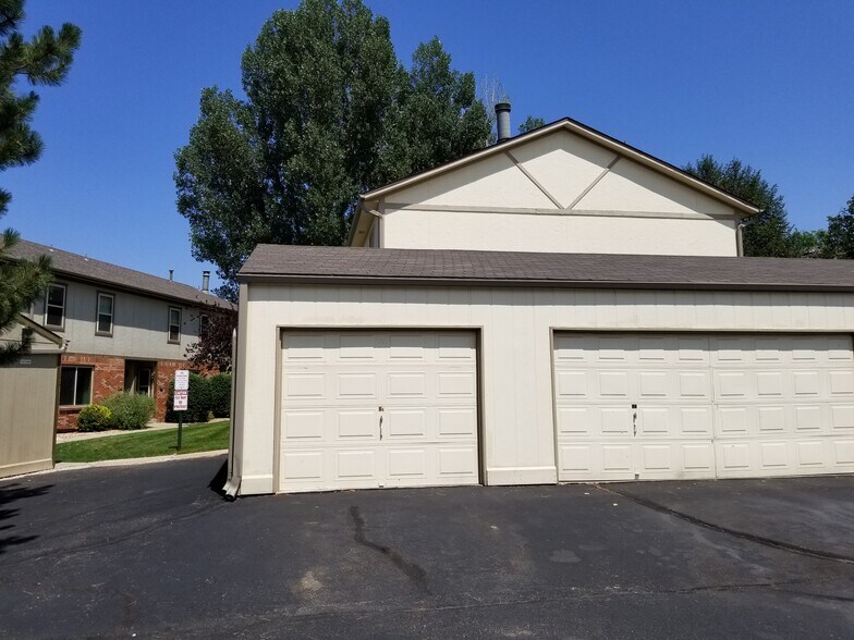 Building Photo - 916 44th Ave Ct