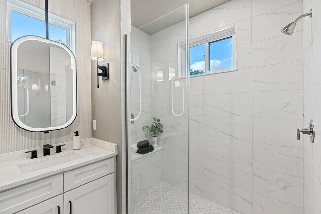 Building Photo - COLLEGE PARK EXECUTIVE HOME