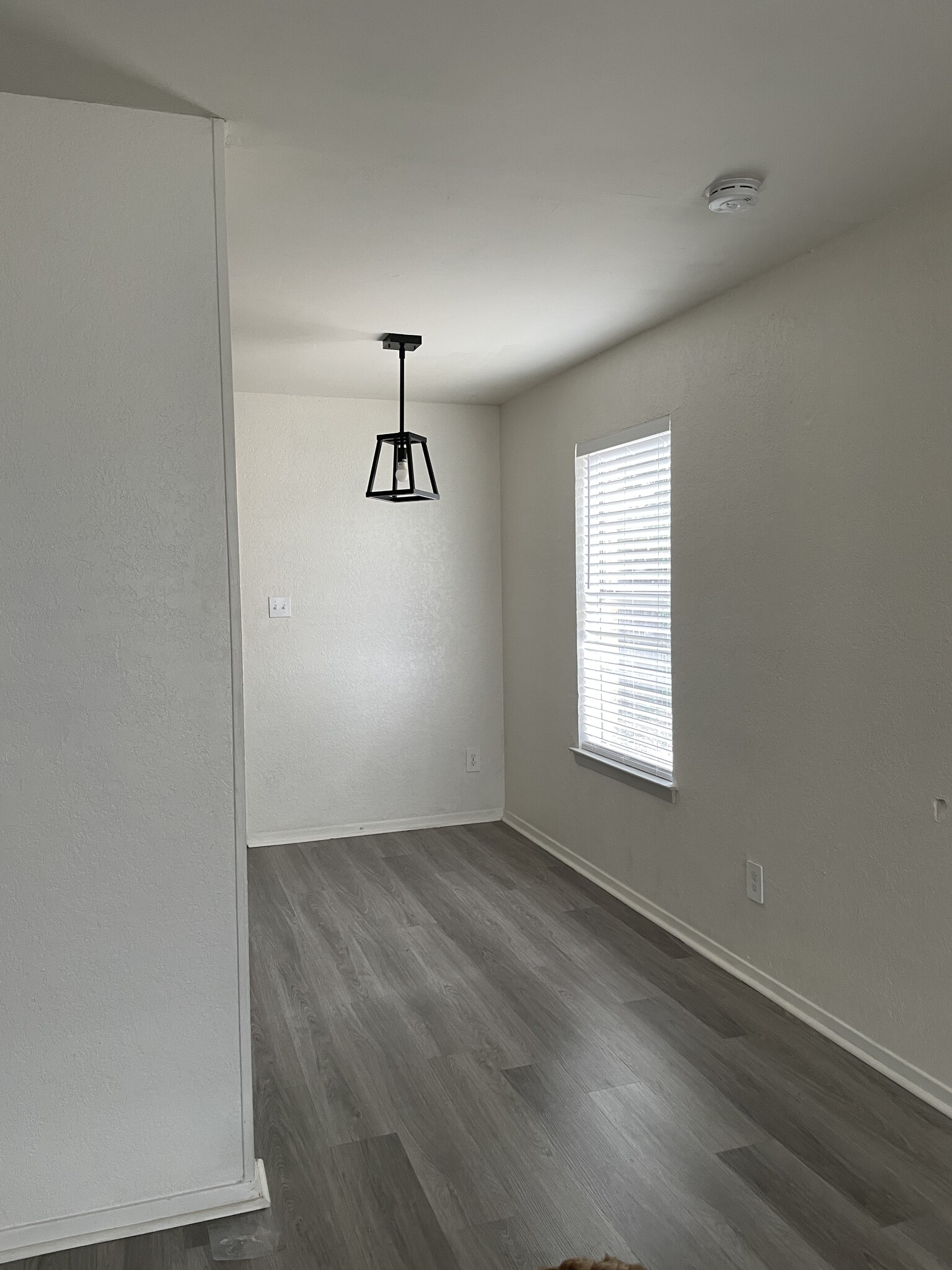 Building Photo - 8337 Clifford St