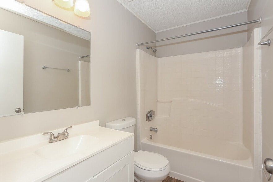 Building Photo - 7910 Cherry Blossom Dr S
