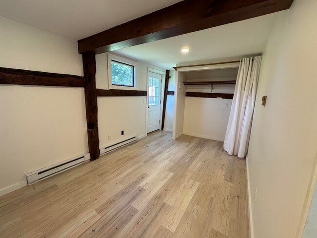 Building Photo - 725 NH-63